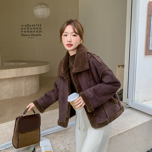 美拉德短款翻领皮毛一体外套女2025冬季新款时髦范淡人羊羔毛夹克图片