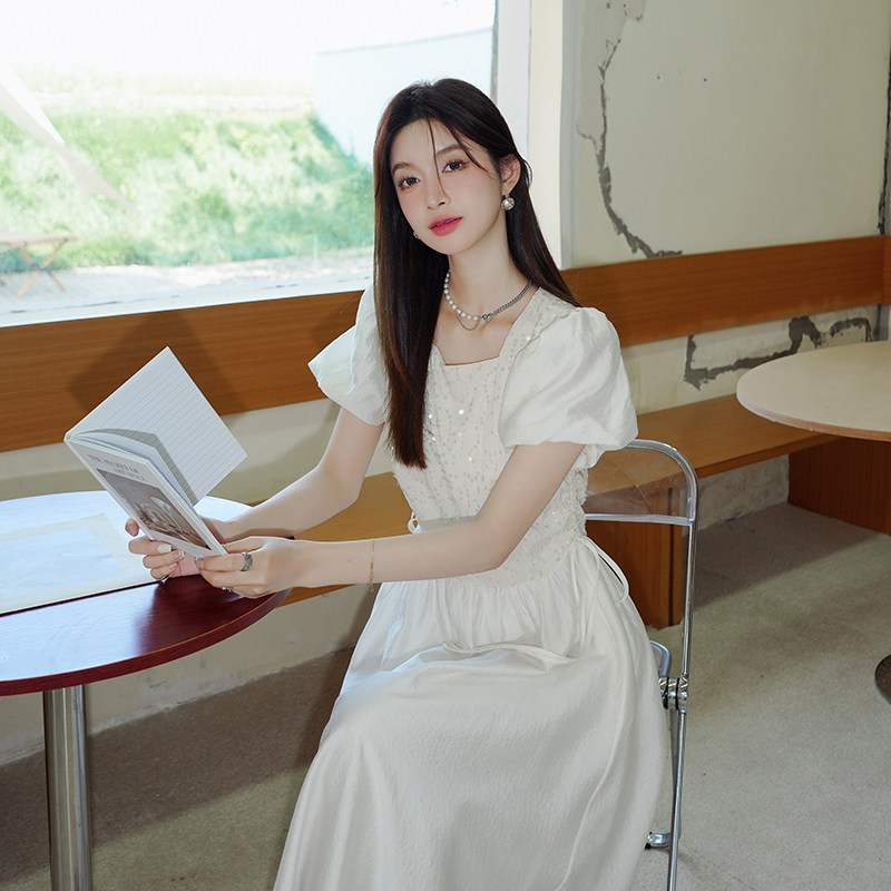 法式亮片白色连衣裙女2024夏新款气质长裙休闲小白裙方领收腰裙子