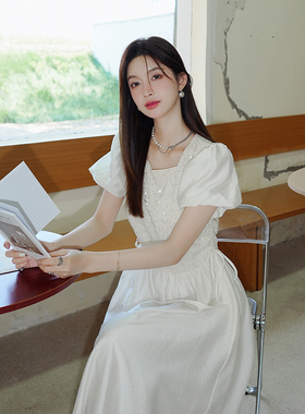 法式亮片白色连衣裙女2026夏新款气质长裙休闲小白裙方领收腰裙子