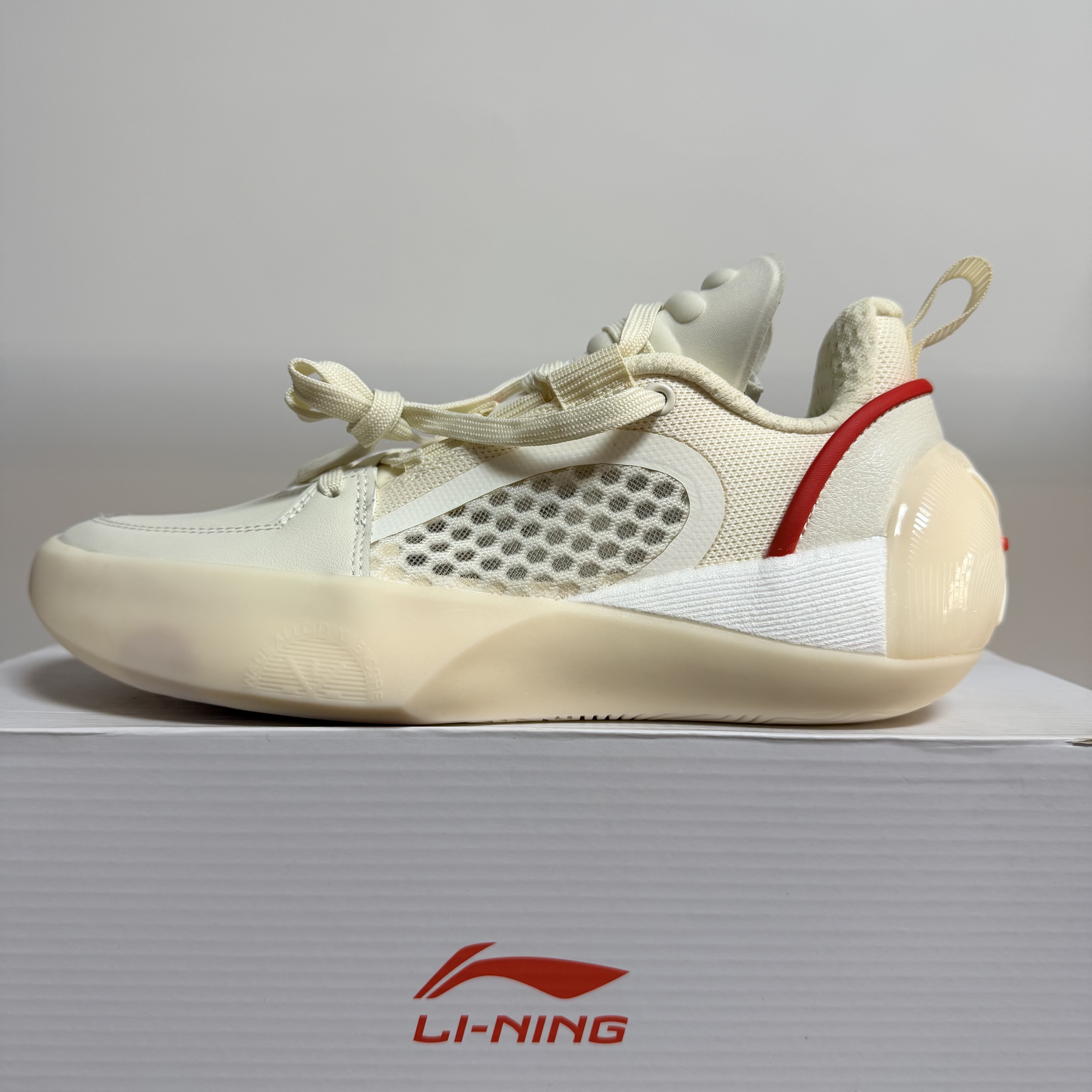 李宁 全城 12Encore 减震防滑耐磨低帮篮球鞋男款米白色ABAU029-1