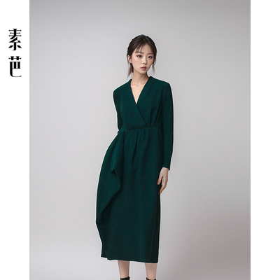 素芭气质V领收腰连衣裙