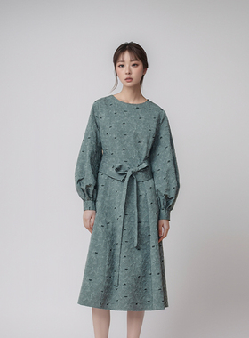 素芭高级感韩系灰色印花连衣裙25秋季新款时尚流行百搭裙子SF0505