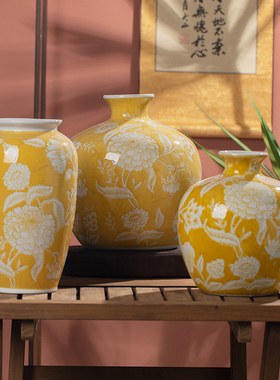 雨彤新品帝王黄陶瓷花瓶摆件可水培缠枝手工堆釉黄色手绘有凹凸感