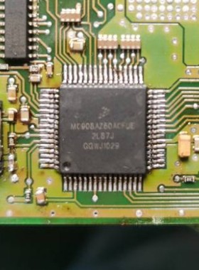 MC908AZ60ACFUE QFP64汽车电脑板芯片 进口原装现货