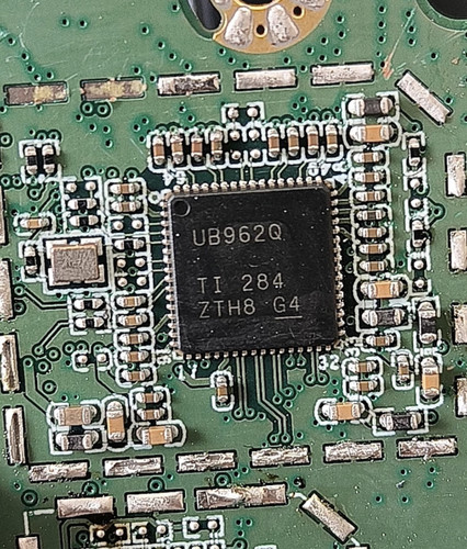 DS90UB962WRTDRQ1 丝印UB962Q 解串器芯片
