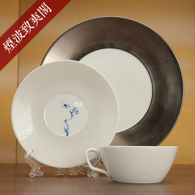 Cosmopolitan白色网格梅花杯碟组