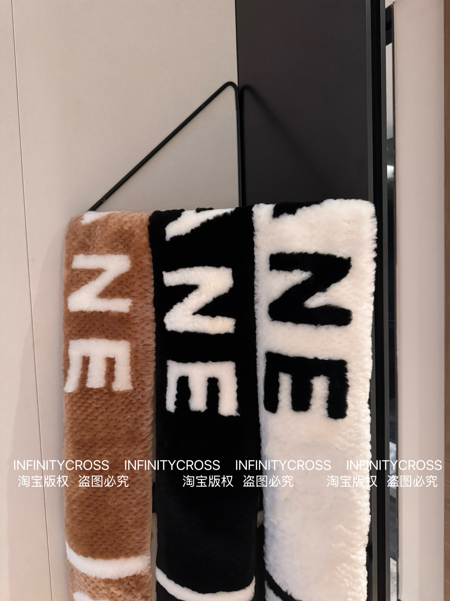 【INFINITYCROSS】高品质Jennie珍妮字母羊毛皮毛一体围巾围脖