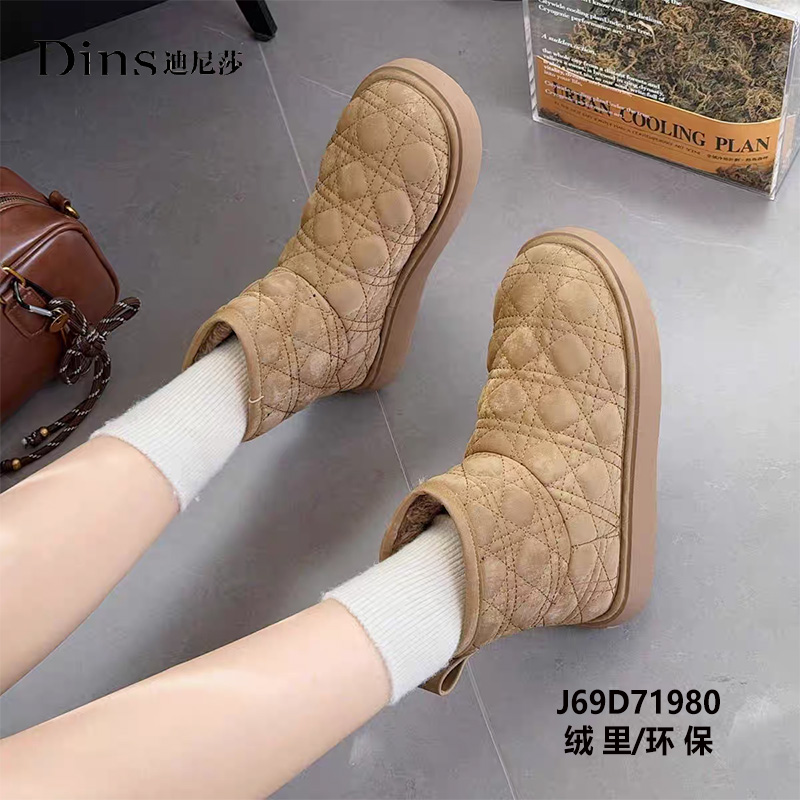 2025冬季新款休闲保暖女靴绒里绒垫环保皮轻便防滑雪地靴71980