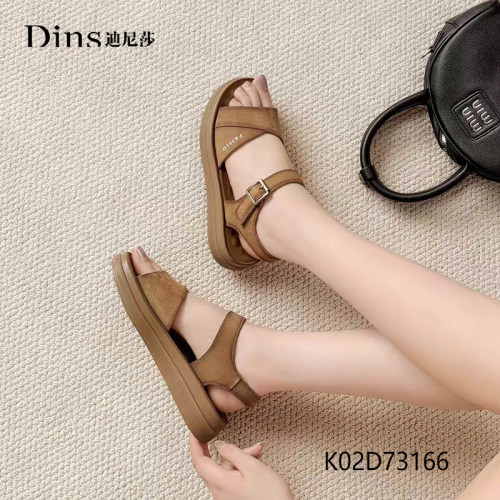 迪尼莎2026休闲轻便舒适牛巴皮凉拖鞋魔术贴复古妈妈鞋73166