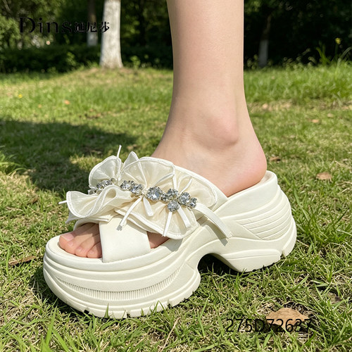 迪尼莎2026夏季厚底显调气质羊皮花朵外穿拖鞋珍珠款女鞋72637