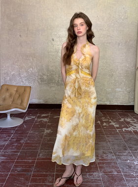 ZHUYIYI 新款高级感黄色挂脖连衣裙女夏收腰度假长裙露背印花法式
