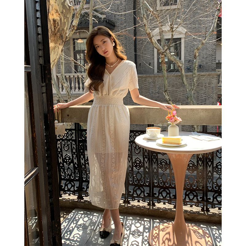 ZHUYIYI 2025新款白色高端连衣裙女气质收腰显瘦V领法式蕾丝长裙