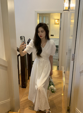 ZHUYIYI 法式温柔优雅白色V领收腰蕾丝连衣裙女夏季收腰气质显瘦