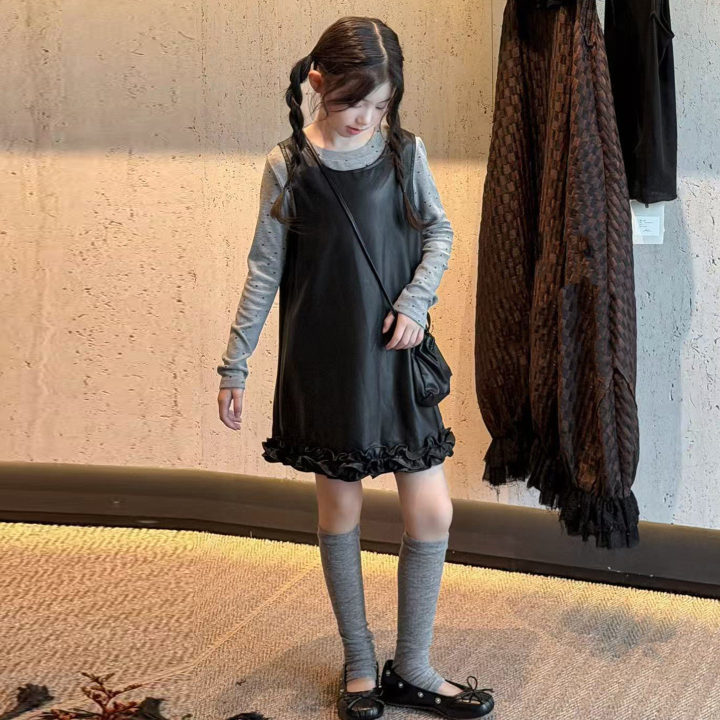 女童连衣裙套装2026秋装新款大童韩版气质小皮裙背心裙两件套韩系