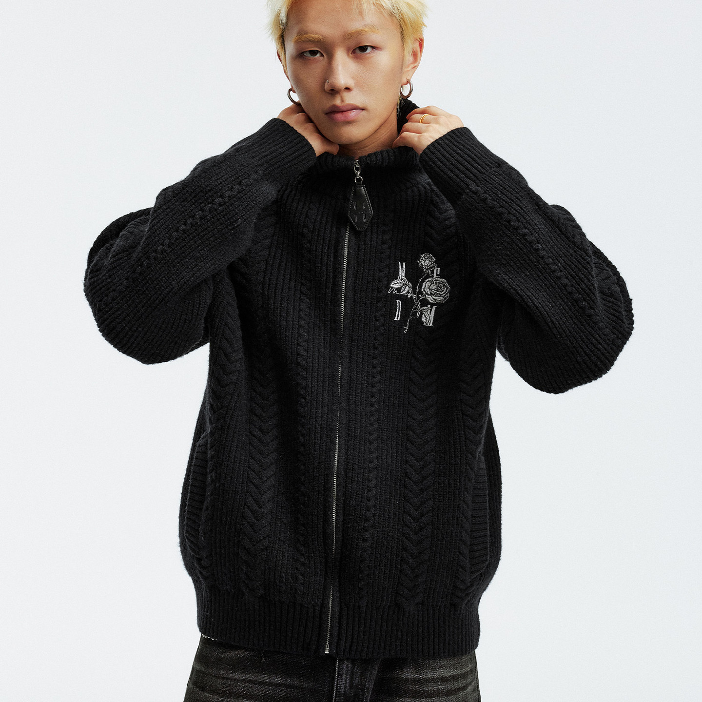 MEDM 粗坑条玫瑰花刺绣休闲保暖拉链毛衣美式男女高领针织衫外套
