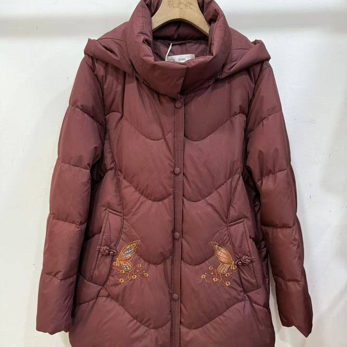 Q95019老年人羽绒服女妈妈冬装新款连帽外套奶奶洋气老太太冬衣服