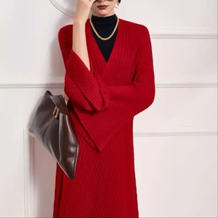 BENYI高智感羊毛针织红色连衣裙秋冬新款V领中长款裙子2501