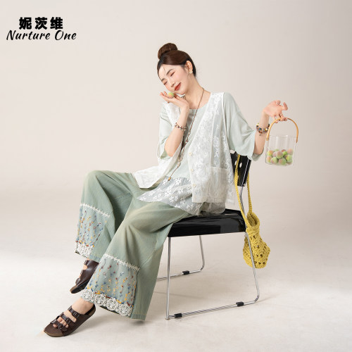镂空提花刺绣马甲叠T恤牛仔裤女
