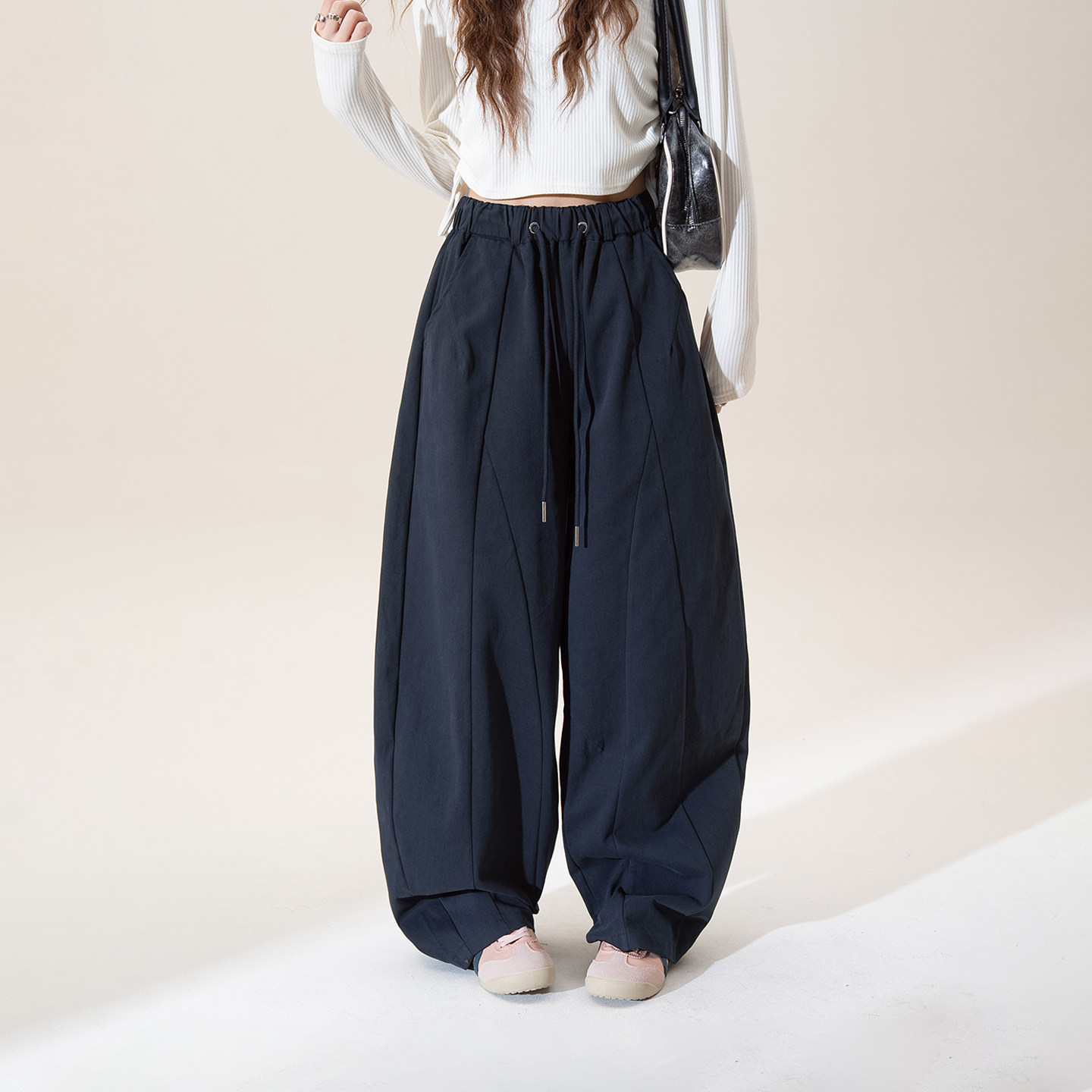 蓝色松紧高腰抽绳弯刀阔腿裤女春季新款宽松慵懒风显瘦镰刀休闲裤,女装/女士精品,休闲裤,淘宝优惠券,粉丝福利购,淘宝优惠卷