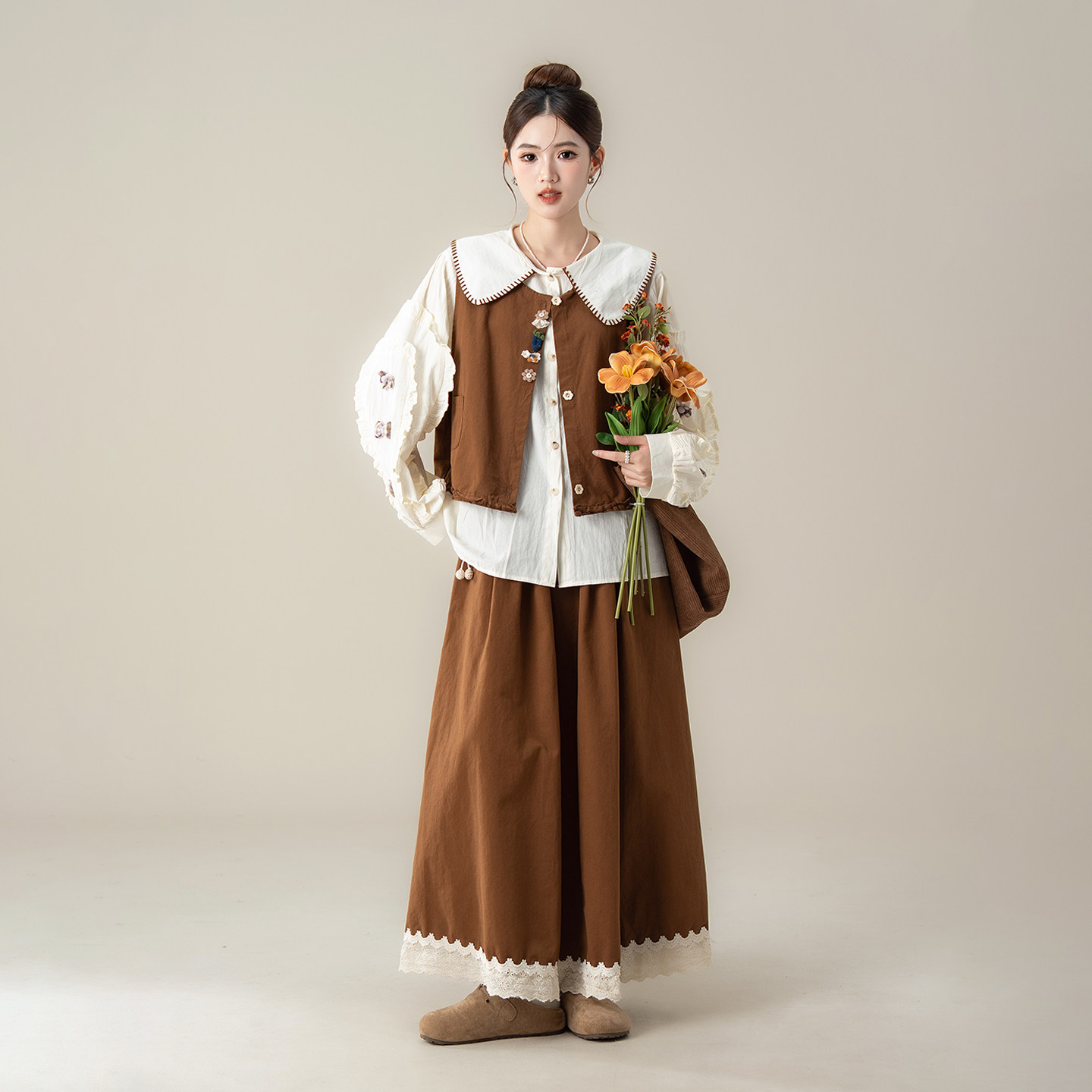 杏色木耳花边长袖衬衫女春季新款叠穿马甲背心蕾丝刺绣半身裙套装,女装/女士精品,时尚套装,淘宝优惠券,粉丝福利购,淘宝优惠卷