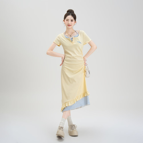 奶黄色甜美风假两件挂脖连衣裙女