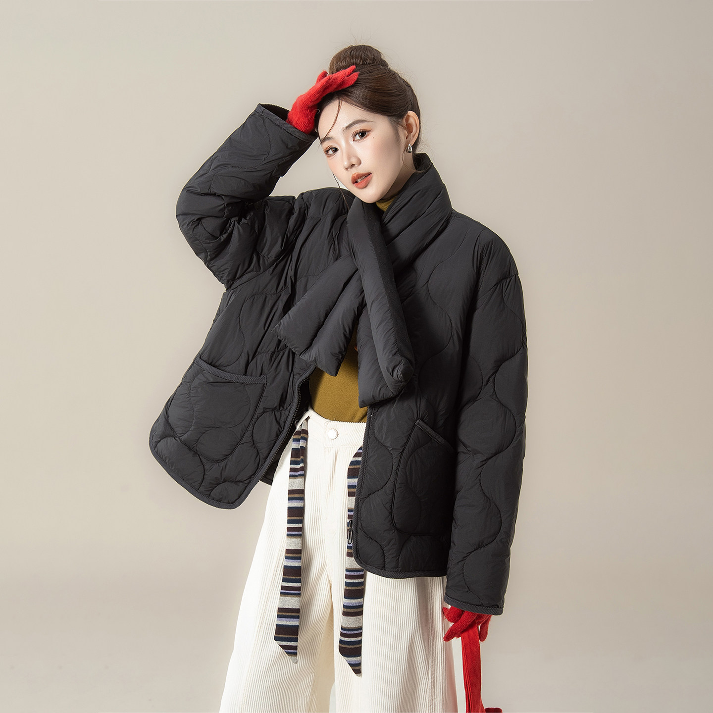 黑色可拆卸围巾肌理感羽绒服女冬季新款90白鸭绒轻薄保暖外套上衣,女装/女士精品,羽绒服,淘宝优惠券,粉丝福利购,淘宝优惠卷