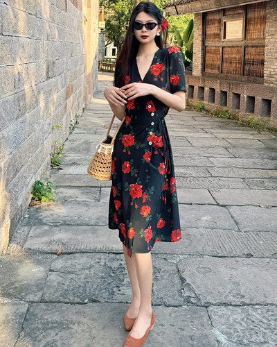 法式复古连衣裙真丝印花纽扣显瘦