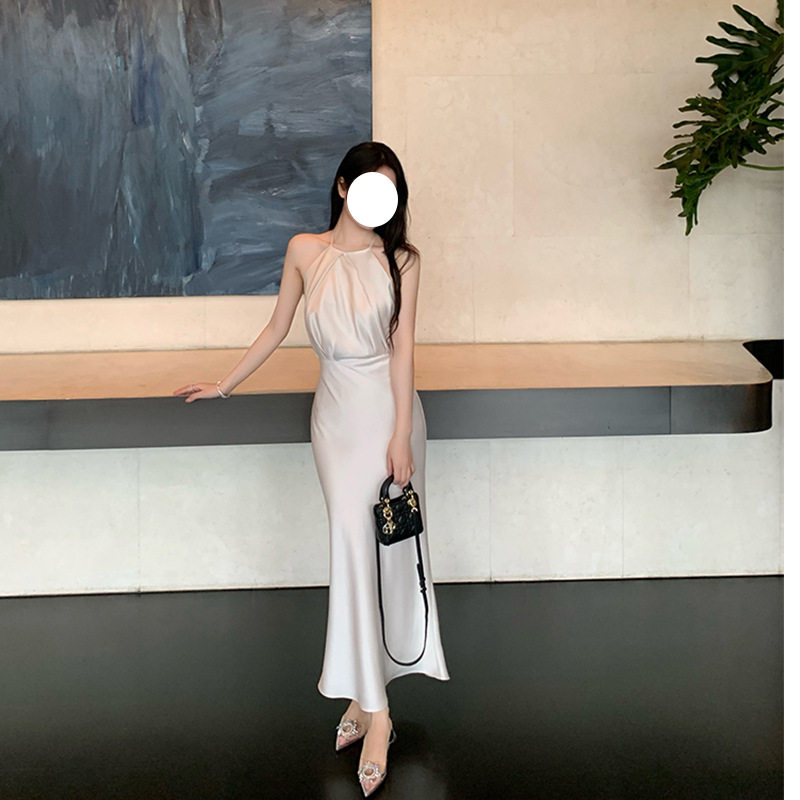 欧美性感挂脖黑色礼服轻奢小众高端级气质名媛收腰显瘦鱼尾连衣裙