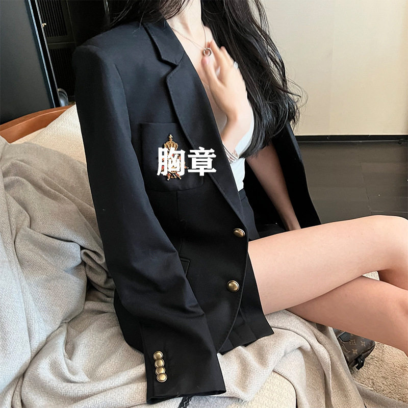 欧美秋冬复古休闲chic西装气质名媛小众设计高级感香港风胸章外套