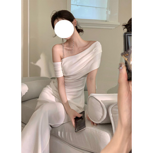 欧美性感单肩斜领露背礼服轻奢高端小众级气质名媛晚宴年会连衣裙