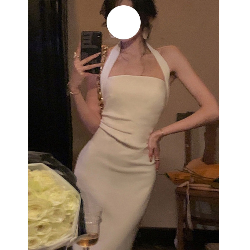 性感挂脖露肩背名媛气质晚宴年会黑白色礼服轻奢小众高端级连衣裙