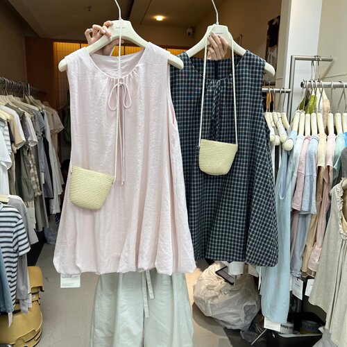 想象53363韩系百搭甜美系带下摆蓬蓬无袖麻料上衣女小衫带包包