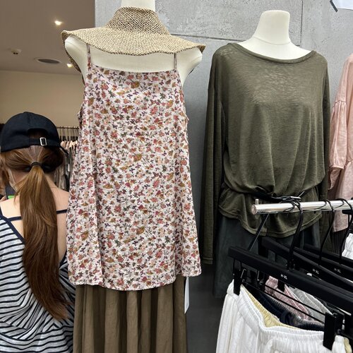 HXL55992夏季2026新款韩系小众设计感显瘦百搭碎花吊带上衣女