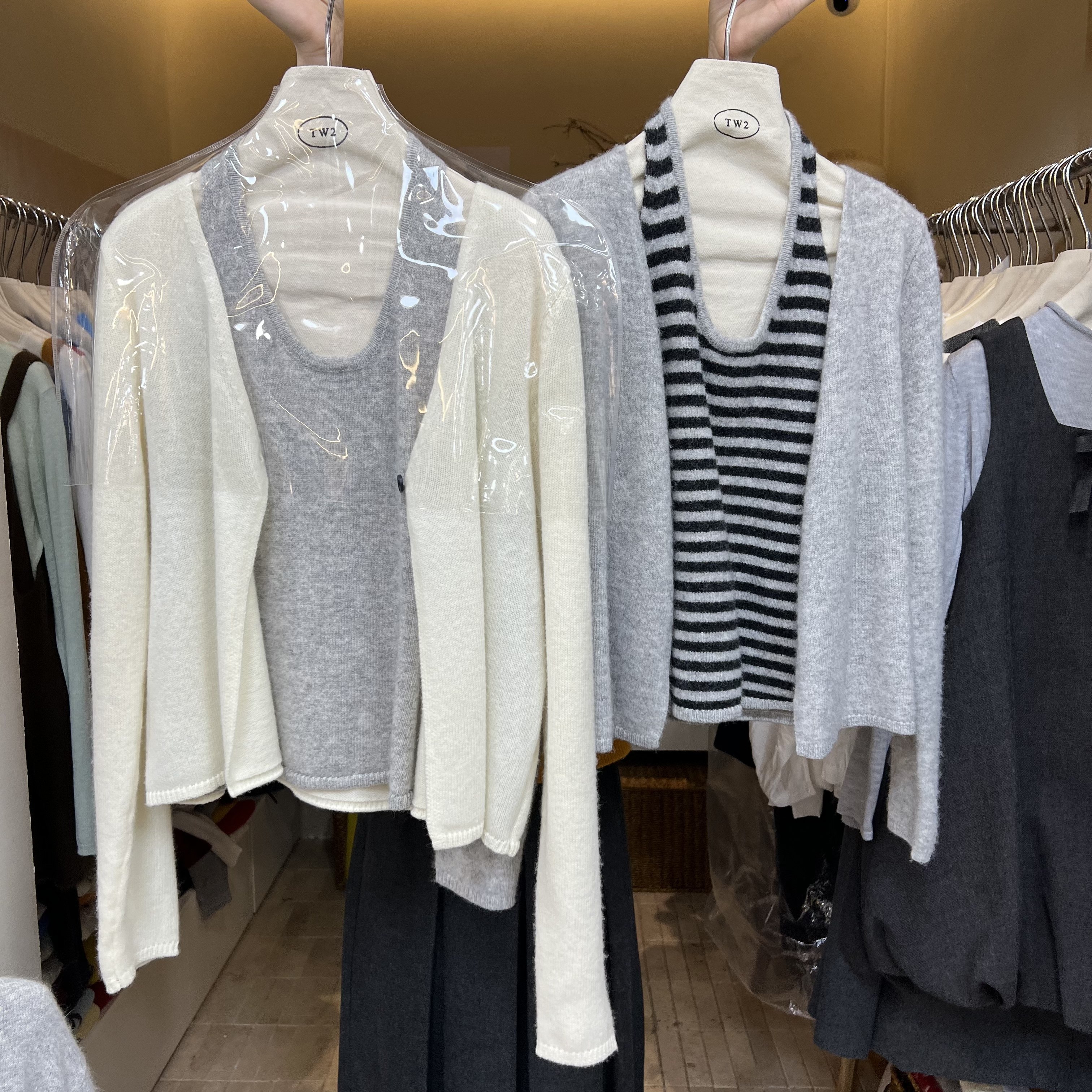 十三行TW2025年冬季新款小众假两件设计感羊毛毛衣开衫外套女7083