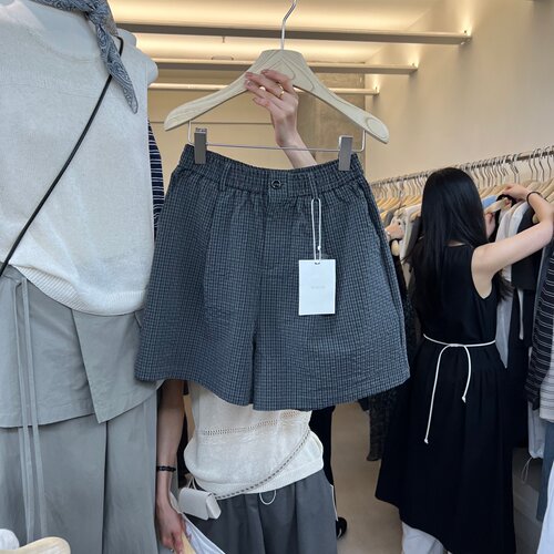 WEARELAB12638夏季新款2026复古格子松紧腰显瘦百搭短裤休闲裤女