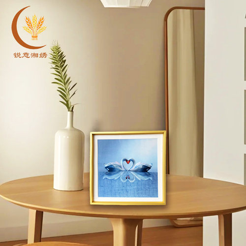纯手工非遗湘绣礼品，现代简约