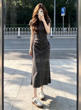 法式气质灰色连衣裙子女装夏季2026新款高级感巨好看收腰显瘦长裙