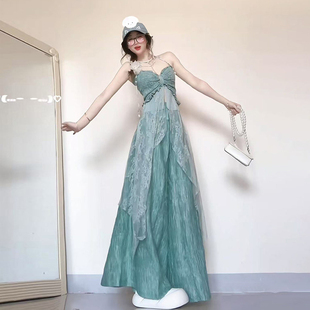 海边度假风穿搭女夏季2026新款不规则抹胸吊带上衣阔腿裤两件套装