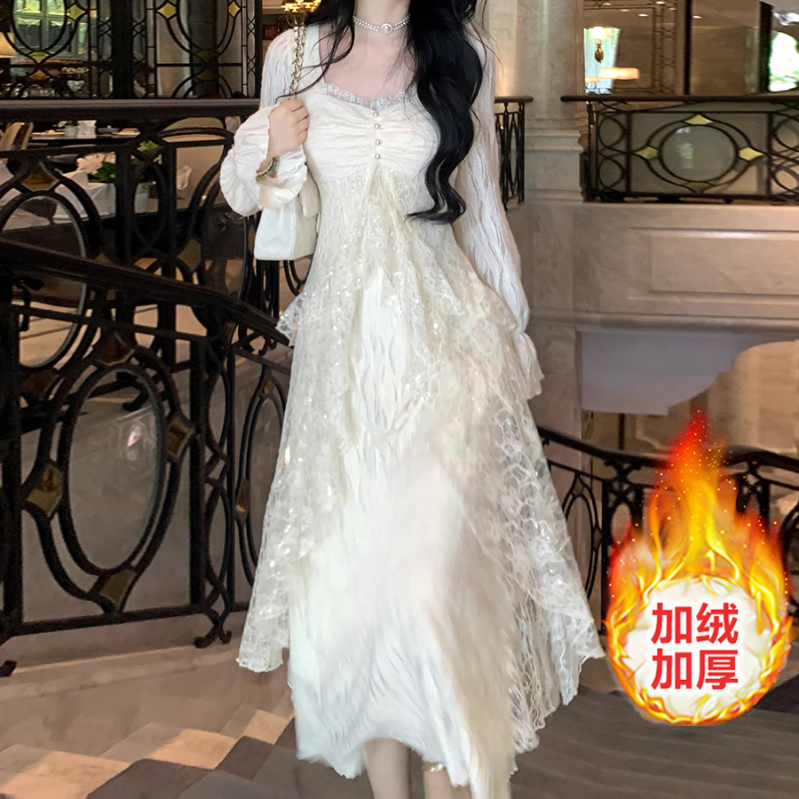 冬天配大衣的裙子加绒内搭连衣裙