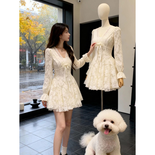 千金感穿搭v领蕾丝连衣裙女特别漂亮掐腰生日party小礼服裙25秋冬