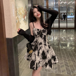 法式 小个子高级感收腰短裙 气质黑色吊带连衣裙子两件套女春夏新款