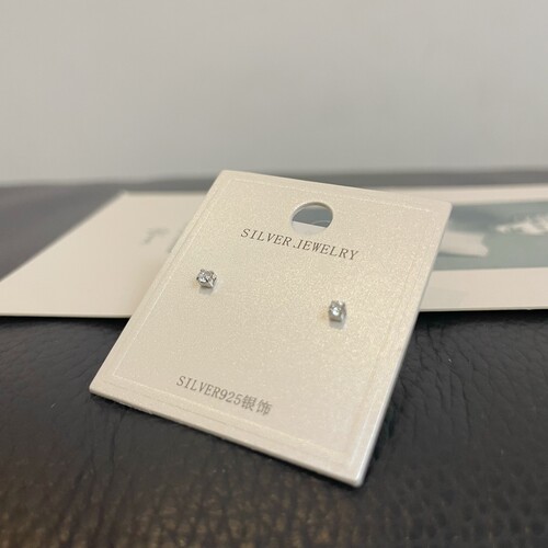 超迷你！萌萌方形小钻  S925通体纯银 超闪bling～养耳洞耳骨耳钉