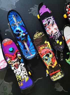 Dollhouse娃娃屋配件 6分兵人OB11 微缩摆件迷你个性涂鸦四轮滑板