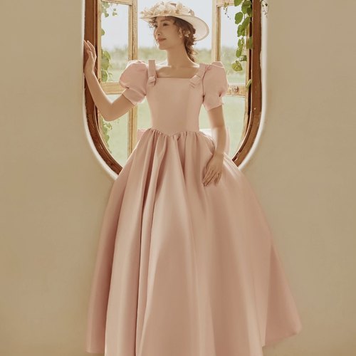 粉色缎面婚纱礼服公主裙