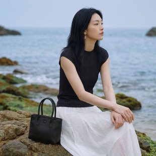 陌可/度假黑色镂空针织短袖女修身显瘦设计感上衣打底衫简约休闲
