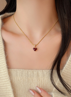 安可拉红母贝爱心吊坠女款配饰项链女轻奢精致颈链双面佩戴锁骨链