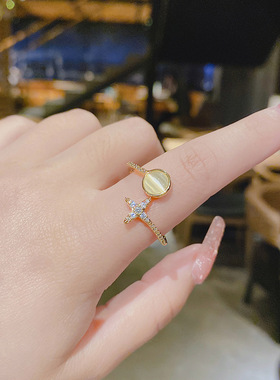 真金电镀铜镶锆石韩国星星猫石戒指女设计感简约开口