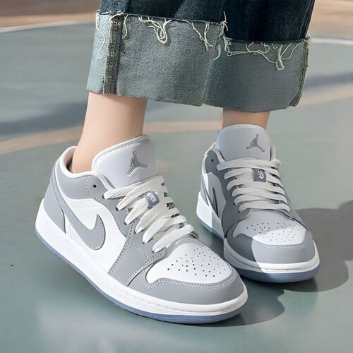 NIKE耐克女鞋Air Jordan 1 Low 低帮运动板鞋篮球鞋DC0774-105