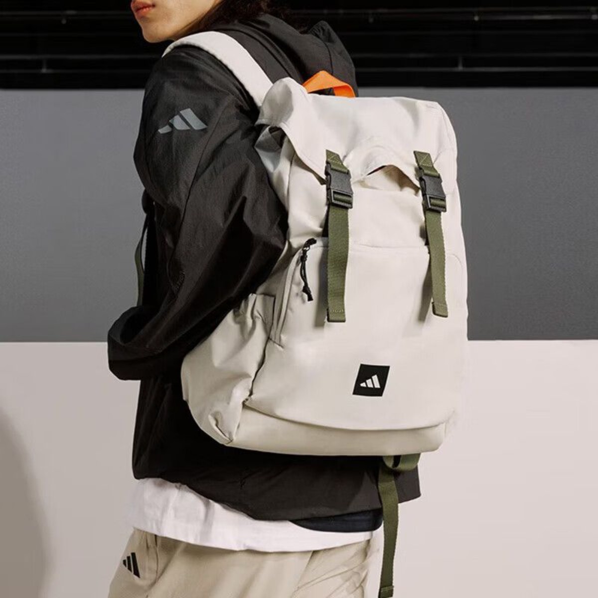 阿迪达斯Adidas运动包男包女包2025新款休闲包双肩包KC1396