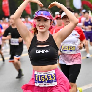 明霓菲小水滴运动内衣高强度防震聚拢不跑杯速干美背防下垂时尚